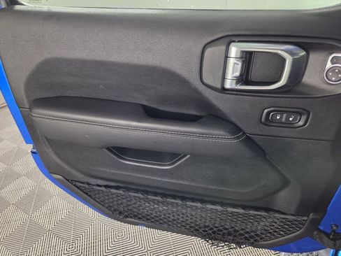 Used 2022 Jeep Wrangler Unlimited Sahara image 21