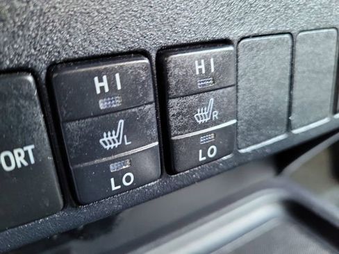 Used 2017 Toyota RAV4 Limited w/ Protection Package image 32