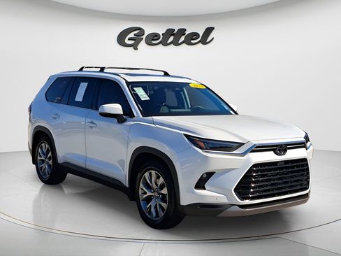 Used 2024 Toyota Grand Highlander Limited image 2