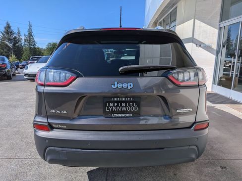 Used 2019 Jeep Cherokee Latitude Plus w/ Comfort/Convenience Group AWD/4WD image 5