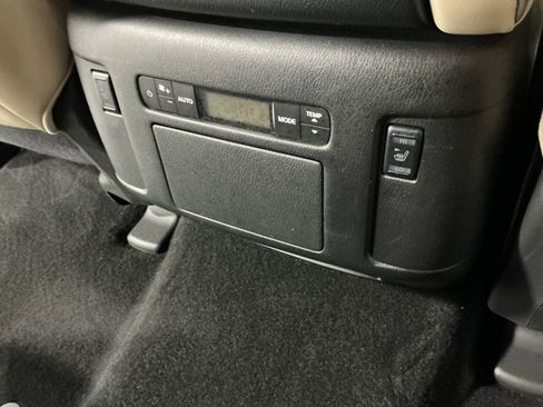 Used 2024 Nissan Armada Platinum w/ Captain's Chairs Package image 26