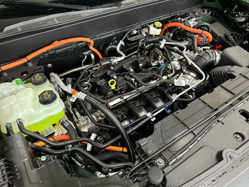 New 2025 Ford Maverick XLT w/ XLT Luxury Package image 16