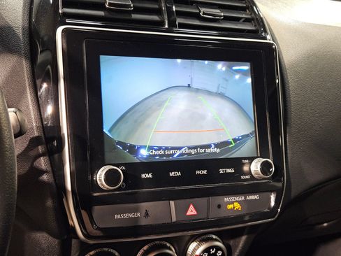 Used 2025 Mitsubishi Outlander Sport LE AWD/4WD image 29