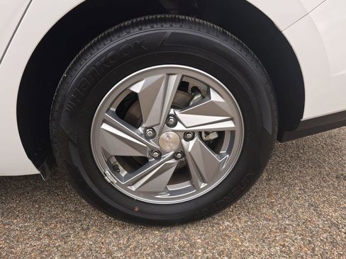 Certified 2024 Hyundai Elantra SE FWD image 30