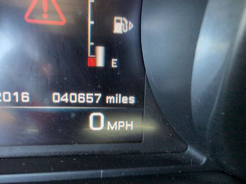 Used 2016 Land Rover Discovery Sport HSE AWD/4WD image 23