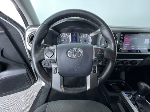 Used 2020 Toyota Tacoma SR5 image 16