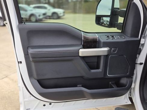 Used 2022 Ford F250 Lariat w/ Lariat Ultimate Package image 23