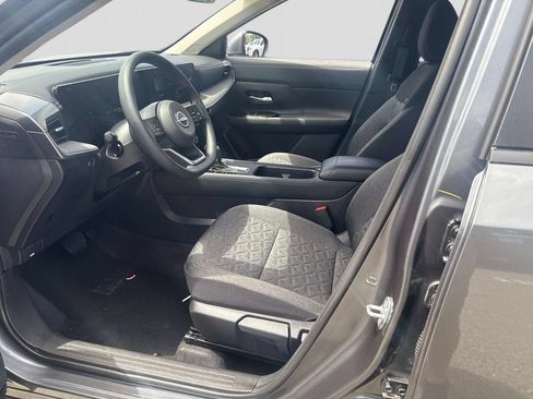 Certified 2025 Nissan Kicks SV FWD image 17