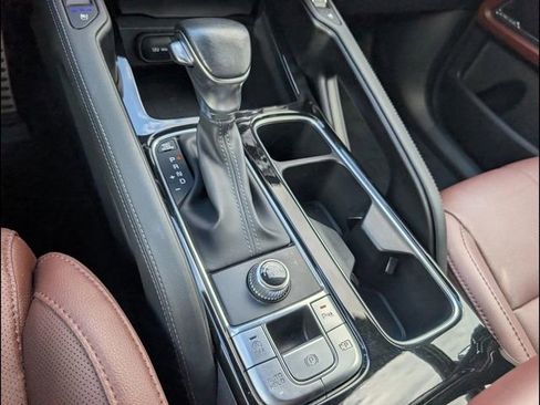 Certified 2024 Kia Telluride SX w/ Towing Package FWD image 15