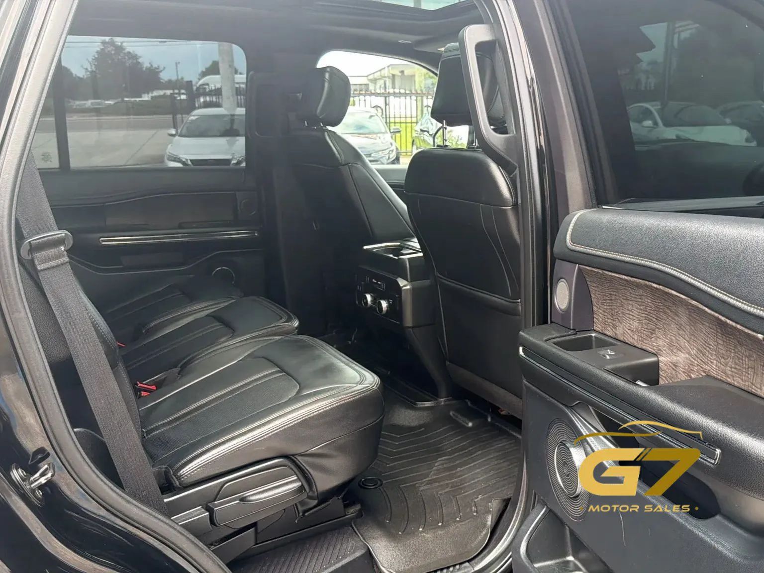 Used 2018 Ford Expedition Limited w/ Equipment Group 301A RWD image 25