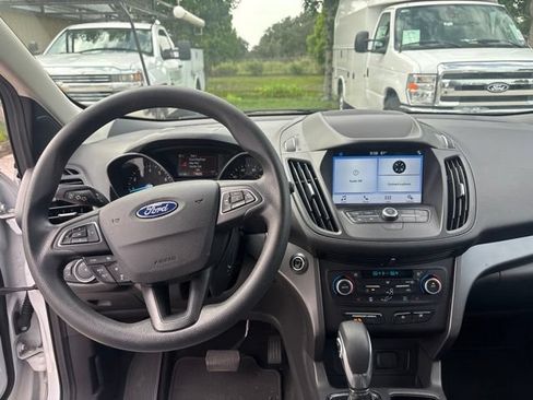 Used 2019 Ford Escape SE FWD image 11
