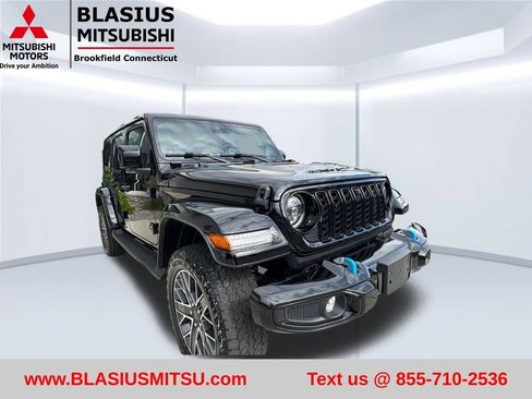 Used 2024 Jeep Wrangler High Altitude AWD/4WD image 5