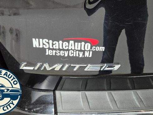 Used 2021 Ford Explorer Limited AWD/4WD image 33