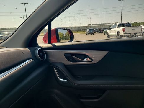 Used 2023 Chevrolet Blazer LT image 28