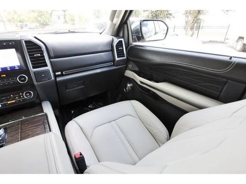 Used 2021 Ford Expedition Platinum RWD image 9