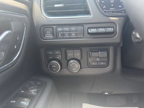 Used 2023 Chevrolet Tahoe High Country AWD/4WD image 12