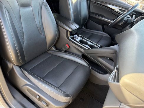 Certified 2022 Buick Envision Essence w/ Technology Package I FWD image 11