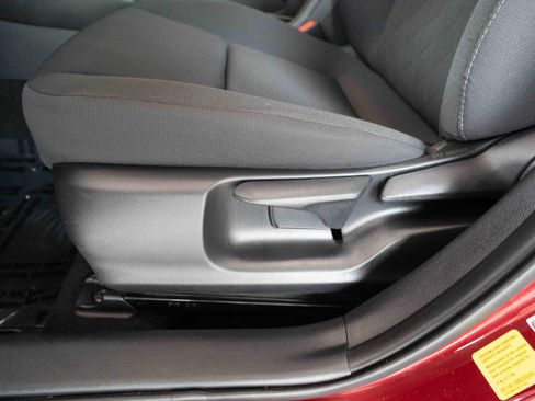 Used 2025 Toyota Corolla LE FWD image 12