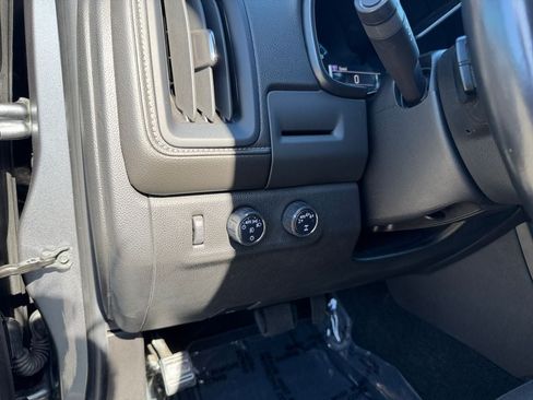 Used 2018 GMC Canyon SLE AWD/4WD image 19