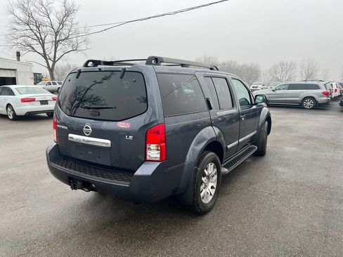 Used 2011 Nissan Pathfinder LE w/ Navigation Pkg image 6