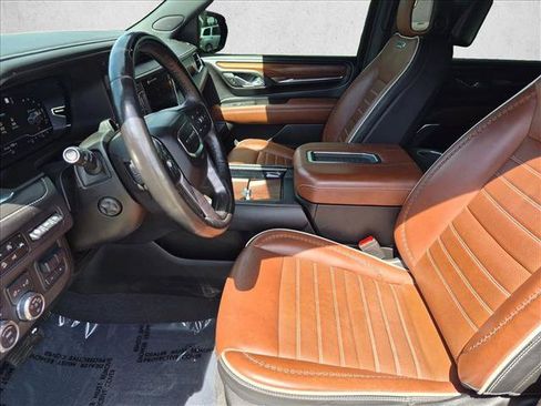 Used 2023 GMC Yukon XL Denali Ultimate AWD/4WD image 11
