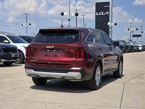 New 2025 Kia Sorento LX image 4