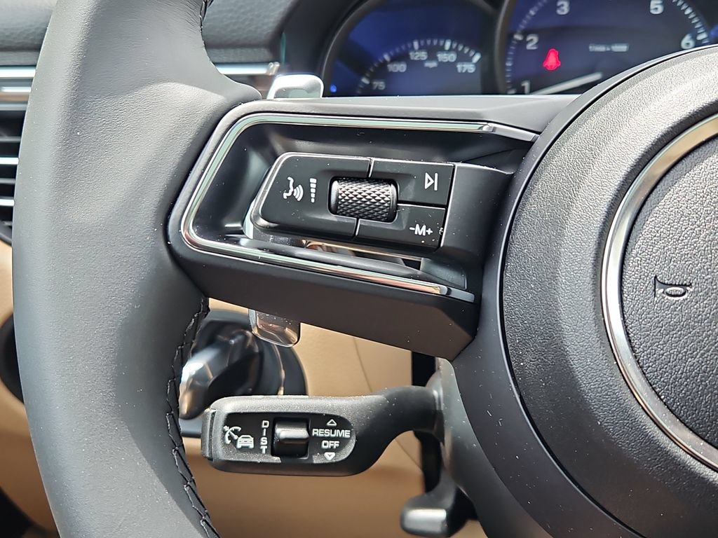 Certified 2026 Porsche Macan AWD/4WD image 21