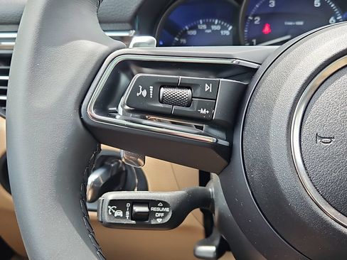 Certified 2026 Porsche Macan AWD/4WD image 21