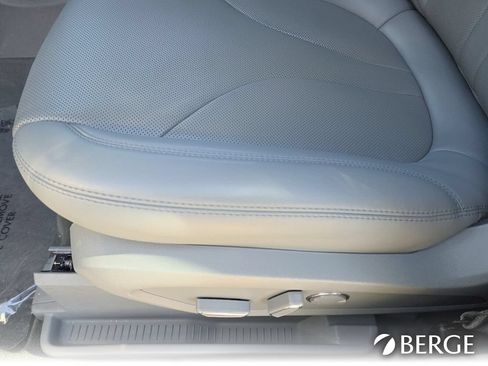 Used 2023 Lincoln Nautilus Reserve w/ Equipment Group 202A AWD/4WD image 16
