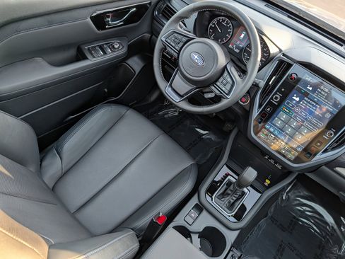 Certified 2025 Subaru Forester Limited image 9