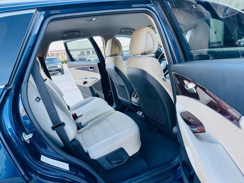Used 2017 Kia Sorento LX image 16