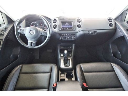 Used 2017 Volkswagen Tiguan S FWD image 8