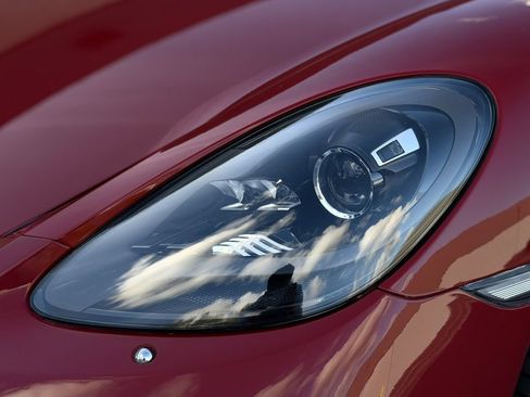 Used 2018 Porsche 718 Boxster S image 17