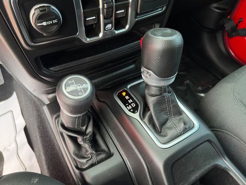 Used 2022 Jeep Wrangler Unlimited Sport image 28