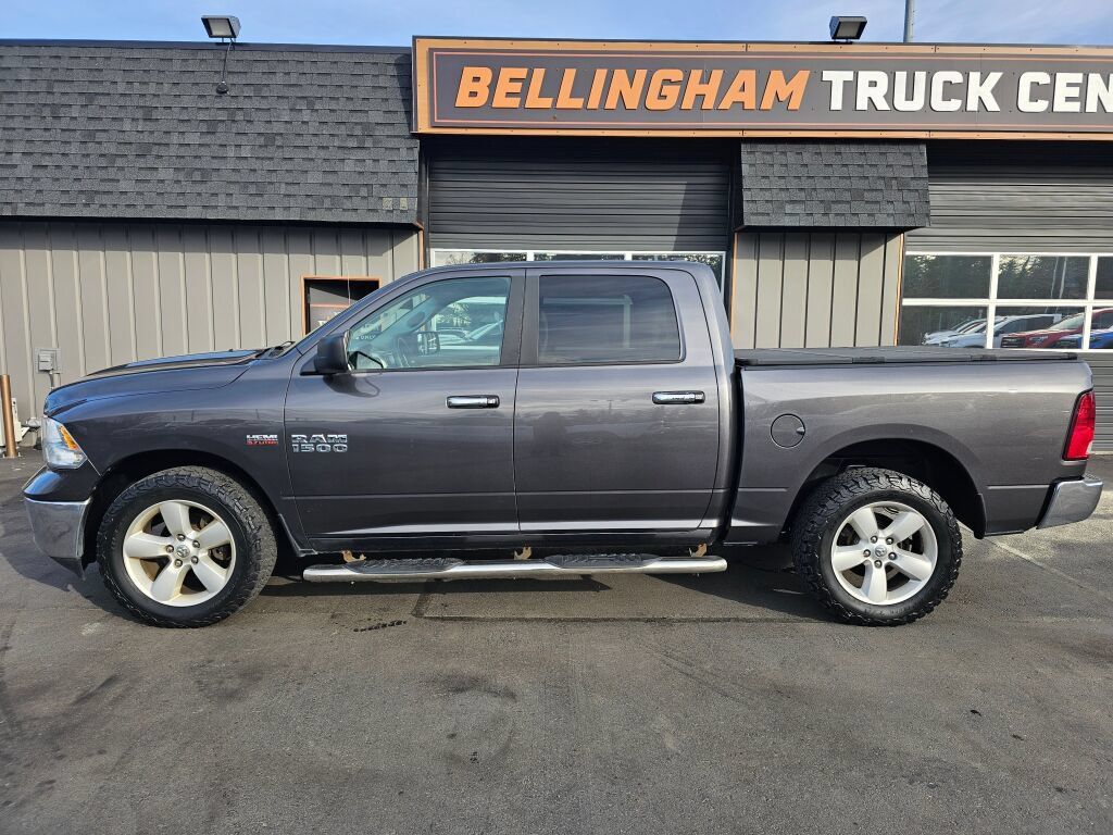 Used 2017 RAM 1500 Classic SLT AWD/4WD image 2