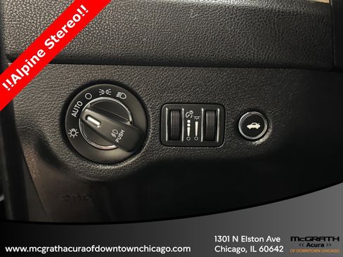 Used 2015 Chrysler 300 C image 18