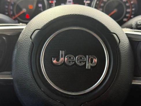 Used 2021 Jeep Wrangler Unlimited Sahara image 34