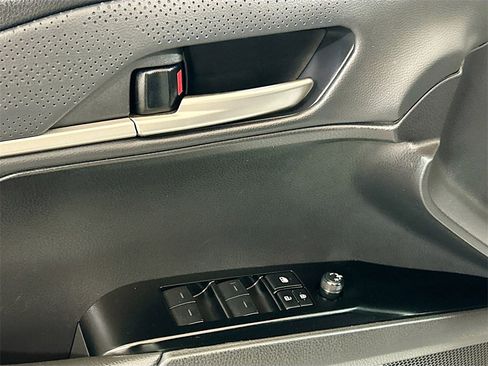 Used 2025 Toyota Camry XSE image 15