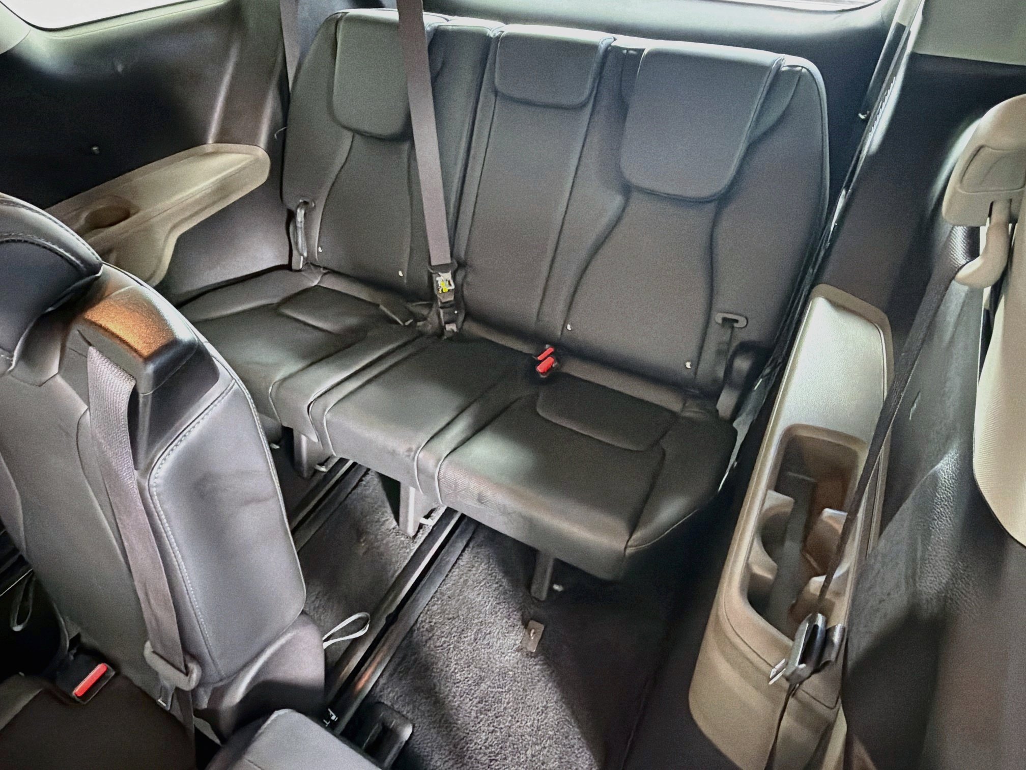 Used 2026 Kia Carnival FWD image 30