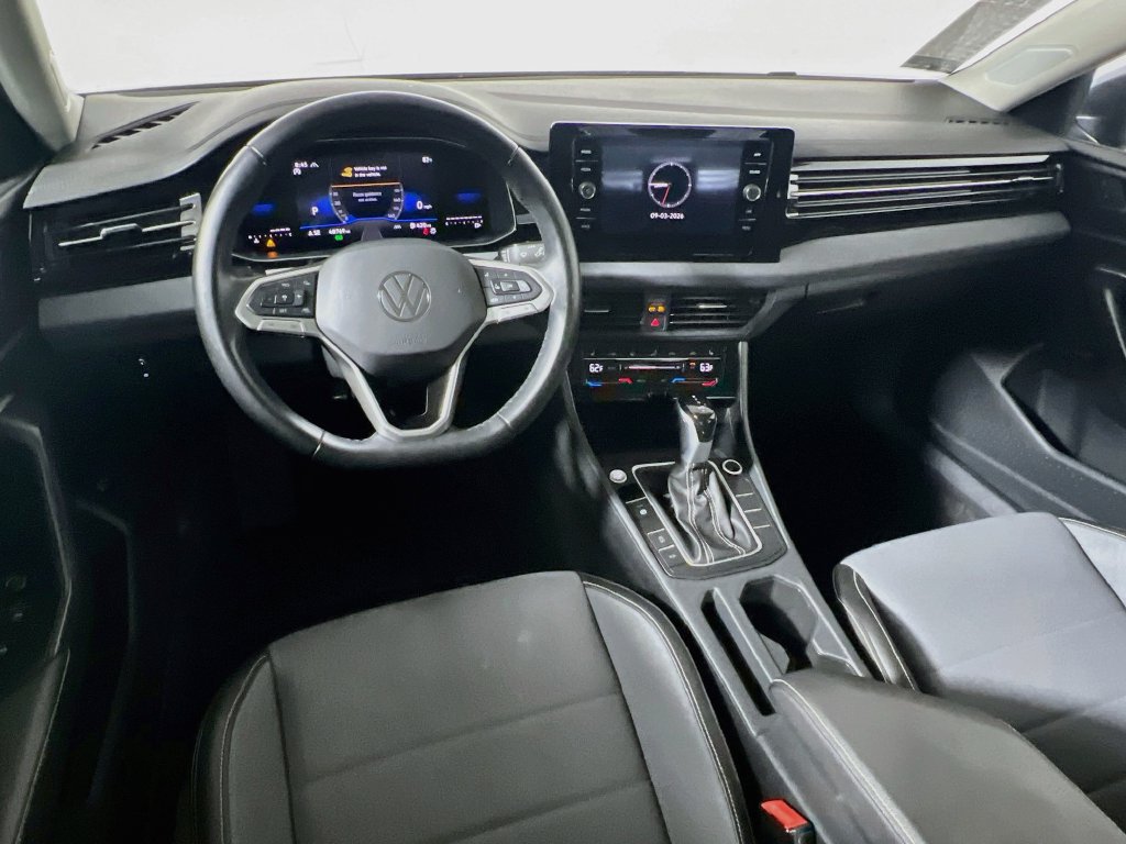 Used 2025 Volkswagen Jetta SE FWD image 28