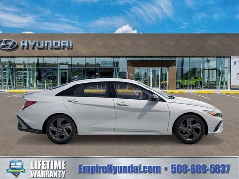 New 2026 Hyundai Elantra SEL Sport FWD image 7