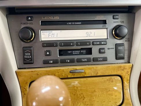 Used 2002 Lexus SC 430 Convertible image 15