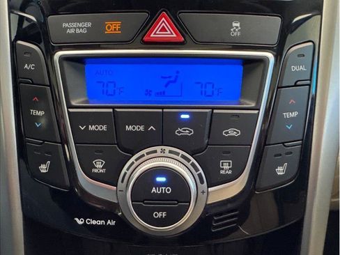 Used 2014 Hyundai Elantra GT w/ Option Group 03 image 23