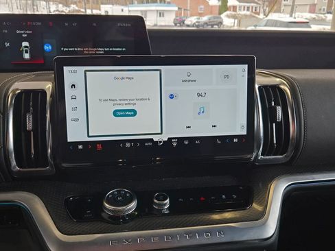 Used 2025 Ford Expedition Platinum w/ Stealth Performance Package image 20