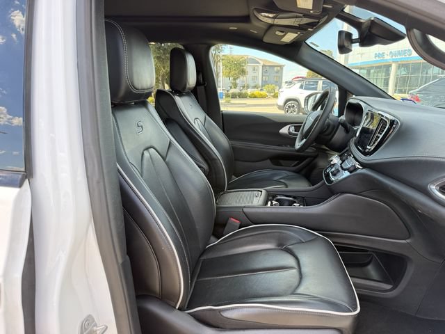 Used 2025 Chrysler Pacifica Limited FWD image 29