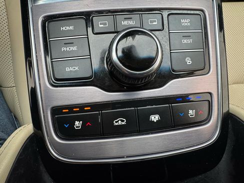 Used 2016 Hyundai Equus Signature image 38