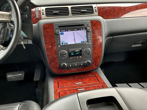 Used 2010 Chevrolet Avalanche LTZ AWD/4WD image 10