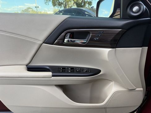 Used 2017 Honda Accord EX-L image 26