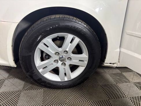 Used 2011 Dodge Grand Caravan Crew w/ Safety Sphere Group image 26