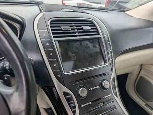 Used 2018 Lincoln MKX Black Label w/ Driver Assistance Package image 16